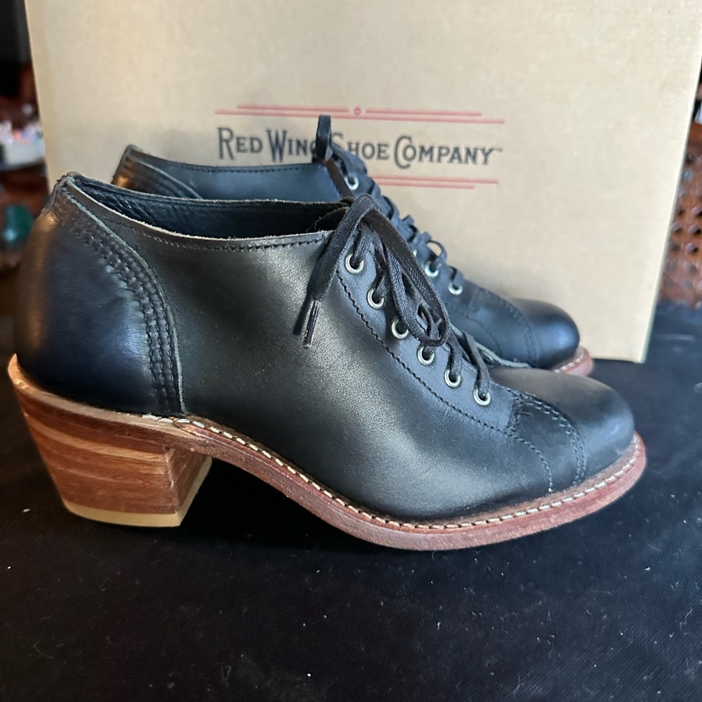 Red Wing Shoes Heritage Faye Black Lace Up Boots